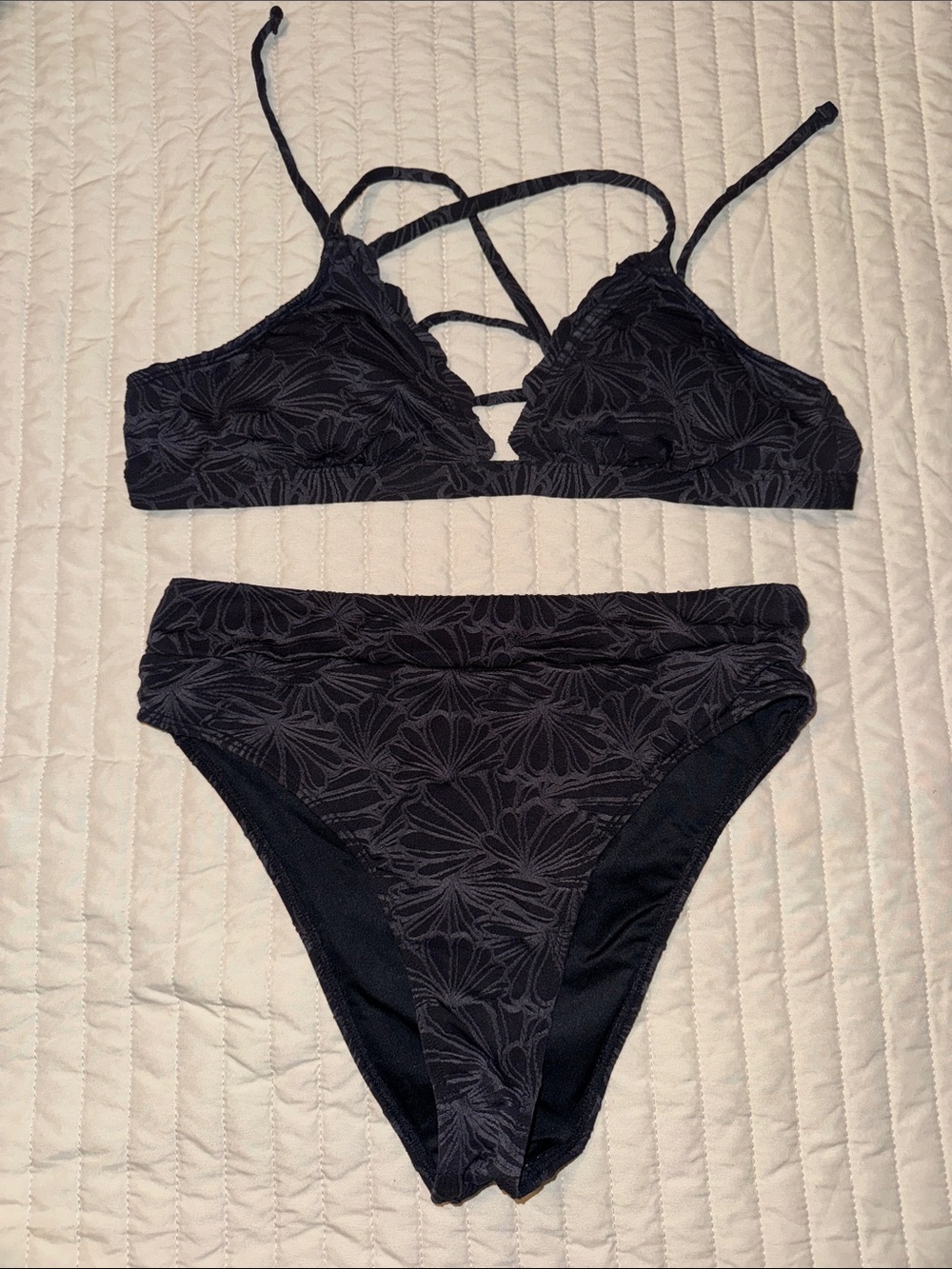 Cupshe Black Floral Textured Strappy Bikini Set